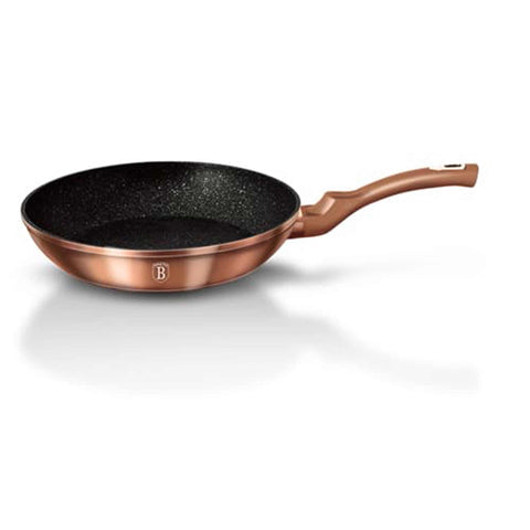 Product image of Frypan 20cm. Part of the Metallic Line Rose Gold Edition . Features: • Material: forged aluminum • Frypan Ø20*4,5 cm 1,0L • Color: metallic rose gold REGISTERED DESIGN BY BERLINGER HAUS!. (Studio view). Official Berlinger Haus product, boosted by Promintra sl.