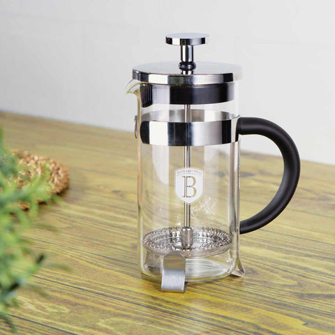 Product image of Coffee & tea plunger 800ml. Part of the Black Vantage Collection/Matte Black Collection/Black Silver Collection/Eternal Collection . Features: • Material: glass/ 18/10 stainless steel • Capacity 800 ml • Color: stainless steel. (Studio view). Official Berlinger Haus product, boosted by Promintra sl.