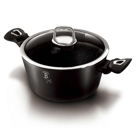 Imagem do produto: Caçarola com tampa de 24 cm. Parte da Coleção Preto Prata. Características: • Material: alumínio forjado • Panela com tampa Ø24*11,8 cm 4,1 L • Cor: preto fosco com detalhes em prata. DESIGN REGISTRADO POR BERLINGER HAUS! (Vista do estúdio). Produto oficial Berlinger Haus, com o apoio da Promintra sl.