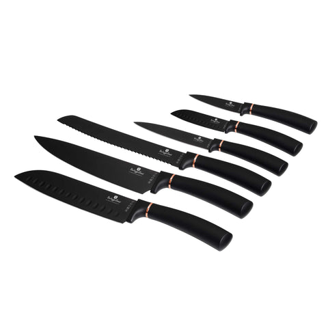 Product image of 6pcs knife set. Part of the Black Rose Collection . Features: • Material: stainless steel with black non-stick coating • Chef knife 20 cm • Bread knife 20 cm • Santoku knife 17,5 cm • Utility knife 12,5 cm • P.... (Studio view). Official Berlinger Haus product, boosted by Promintra sl.