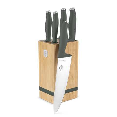 Product image of 6pcs knife set with BAMBOO stand. Part of the Matte Green Collection . Features: • Material: stainless steel • Chef knife 20 cm • Bread knife 20 cm • Santoku knife 17,5 cm • Utility knife 12,5 cm • Paring knife 9 cm • BAMBOO sta.... (Studio view). Official Berlinger Haus product, boosted by Promintra sl.