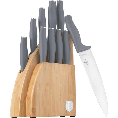 Imatge del producte d'un joc de ganivets de 10 peces amb estand BAMBOO. Part de la col·lecció Aspen. Característiques: • Material: acer inoxidable • Ganivet Xef 20 cm • Ganivet de pa 20 cm • Ganivet Santoku 17,5 cm • Ganivet multiusos 12,5 cm • Ganivet de pelar 9 cm • Ganivet de carn... (Vista d'estudi). Producte oficial de Berlinger, impulsat per Promintra sl.
