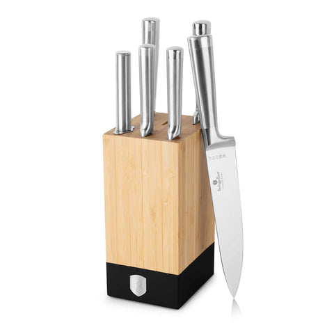 Product image of 7pcs knife set with BAMBOO stand. Part of the Black Vantage Collection/Matte Black Collection/Black Silver Collection/Eternal Collection . Features: • Material: stainless steel with satin and mirror polish handle • Chef knife 20 cm • Slicer knife 20 cm • Bread knife 20 cm • Utility knife 12,5 cm.... (Studio view). Official Berlinger Haus product, boosted by Promintra sl.