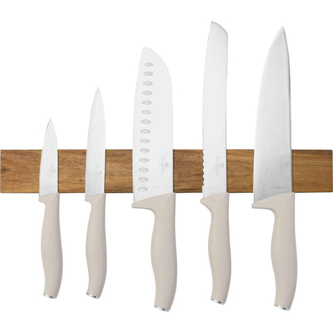 Product image of 6pcs knife set with acacia wood magnetic hanger. Part of the Sahara Collection . Features: • Material: stainless steel • Chef knife 20 cm • Bread knife 20 cm • Santoku knife 17,5 cm • Utility knife 12,5 cm • Paring knife 9 cm • Acacia woo.... (Studio view). Official Berlinger Haus product, boosted by Promintra sl.