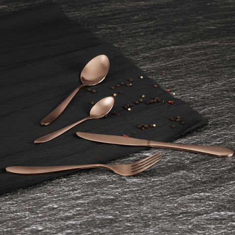 BH/2213A, BH/3076, cubiertos, cutlery, Cutlery Set, Cutlery sets, juego de cubiertos, juego de cubiertos de 24 piezas, juego de cubiertos de 24 piezas con recubrimiento PVD de oro rosa pulido satinado, oro rosa, satinado, Tableware, Cutlery sets, cutlery, Imagen tipo estilo de vida: detalles y funciones.