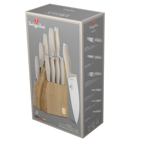 Imatge del producte d'un joc de ganivets de 10 peces amb estand BAMBOO. Part de la col·lecció Sahara. Característiques: • Material: acer inoxidable • Ganivet Xef 20 cm • Ganivet de pa 20 cm • Ganivet Santoku 17,5 cm • Ganivet multiusos 12,5 cm • Ganivet de pelar 9 cm • Ganivet de carn... (Vista d'estudi). Producte oficial Berlinger, impulsat per Promintra sl.