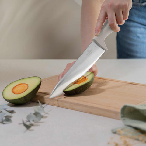 Imatge del producte d'un joc de ganivets de 10 peces amb estand BAMBOO. Part de la col·lecció Sahara. Característiques: • Material: acer inoxidable • Ganivet Xef 20 cm • Ganivet de pa 20 cm • Ganivet Santoku 17,5 cm • Ganivet multiusos 12,5 cm • Ganivet de pelar 9 cm • Ganivet de carn... (Vista d'estudi). Producte oficial Berlinger, impulsat per Promintra sl.