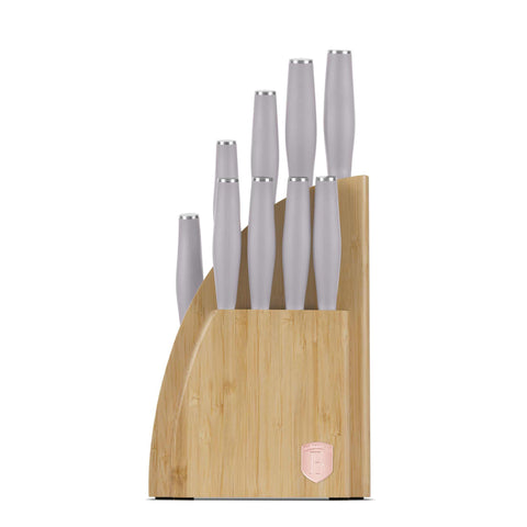 Imatge del producte d'un joc de ganivets de 10 peces amb estand BAMBOO. Part de la col·lecció Taupe. Característiques: • Material: acer inoxidable • Ganivet Xef 20 cm • Ganivet de pa 20 cm • Ganivet Santoku 17,5 cm • Ganivet multiusos 12,5 cm • Ganivet de pelar 9 cm • Ganivet de carn... (Vista d'estudi). Producte oficial de Berlinger, impulsat per Promintra sl.
