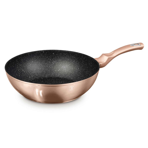 Product image of Wok 30cm. Part of the Metallic Line Rose Gold Edition . Features: • Material: forged aluminum • Wok Ø30*8,8 cm 4,8L • Color: metallic rose gold REGISTERED DESIGN BY BERLINGER HAUS!. (Studio view). Official Berlinger Haus product, boosted by Promintra sl.