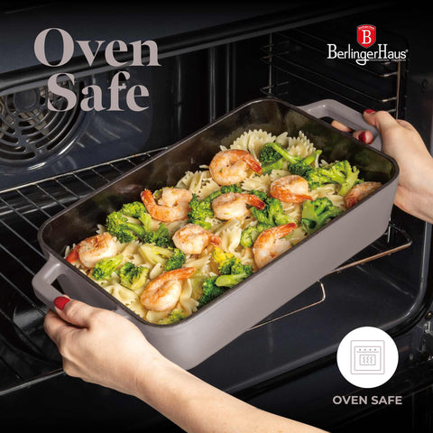 Product image of Roaster 30cm cast iron. Part of the Taupe Collection . Features: • Material: cast iron with 3 layers shiny ENAMEL coating • Size: Ø30*20 cm 3 L • Color: taupe. (Studio view). Official Berlinger Haus product, boosted by Promintra sl.