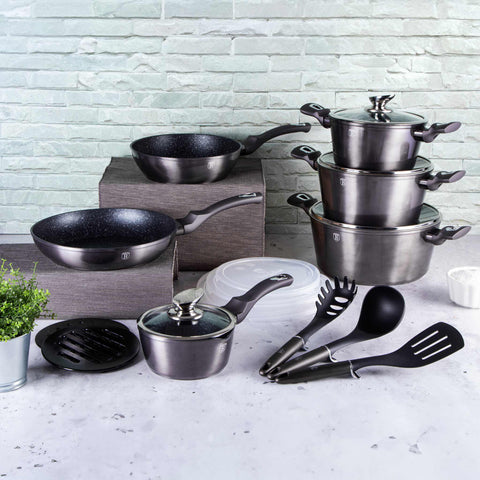 18-piece cookware set