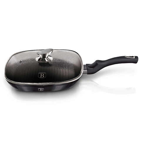 Imatge del producte de la paella amb tapa de 28 cm. Forma part de la Metallic Line Carbon Pro Edition. Característiques: • Material: alumini forjat • Paella de graella Ø28*4,1 cm 2,1L • Color: gris fosc metàl·lic DISSENY REGISTRAT DE BERLINGER HAUS!. (Vista de l'estudi). Producte oficial de Berlinger, impulsat per Promintra sl.
