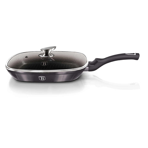 Imatge del producte de la paella amb tapa de 28 cm. Forma part de la Metallic Line Carbon Pro Edition. Característiques: • Material: alumini forjat • Paella de graella Ø28*4,1 cm 2,1L • Color: gris fosc metàl·lic DISSENY REGISTRAT DE BERLINGER HAUS!. (Vista de l'estudi). Producte oficial de Berlinger, impulsat per Promintra sl.
