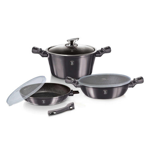 Product image of 6pcs cookware set with detachable handle. Part of the Metallic Line Carbon Pro Edition . Features: • Material: forged aluminum • Include: • Frypan with detachable handle Ø24*4,8 cm 1,7L • Casserole with lid Ø24*11,8 cm 4,1L • Shallow pot Ø24*6,5 .... (Studio view). Official Berlinger Haus product, boosted by Promintra sl.