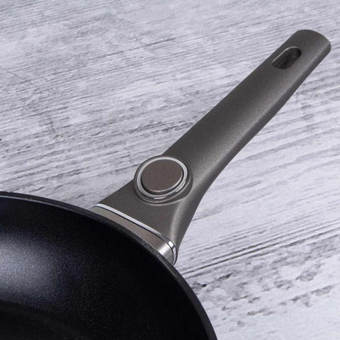 Product image of Frypan 28cm with detachable handle. Part of the Crystal Collection . Features: • Material: forged aluminum • Frypan Ø28*5,2 cm 2,4L • Plastic lid Ø28 cm • STACKABLE - SPACE SAVING • Color: dark champagne • OVEN SAFE, IF THE HA.... (Lifestyle view). Official Berlinger Haus product, boosted by Promintra sl.