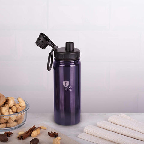 Imatge del producte d'ampolla esportiva de 540 ml. Forma part de la col·lecció Purple Eclipse. Característiques: • Material: cos interior d'acer inoxidable 18/10 • Capacitat: 540 ml • Color: porpra metàl·lic • Embalatge: mitja caixa de regal. (Vista d'estudi). Producte oficial de Berlinger, impulsat per Promintra sl.