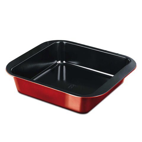 Product image of Oblong roaster 29,5x26,5cm. Part of the Metallic Line Burgundy Edition . Features: • Material: carbon steel with titan non-stick coating • Size: 29,5*26,5*6,3 cm • Inner size: 24,5*24,5 cm • Color: metallic burgundy. (Studio view). Official Berlinger Haus product, boosted by Promintra sl.