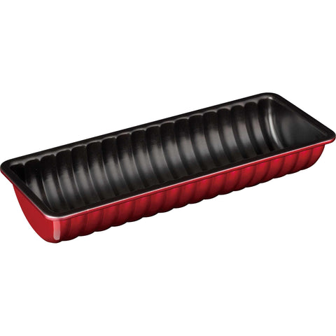 Product image of Ribbed loaf pan for bread and cakes. Part of the Metallic Line Burgundy Edition . Features: • Material: carbon steel with titan non-stick coating • Size: 31,5*12*5,5 cm • For bread, cake, and minced meat baking • Color: metallic burgundy. (Studio view). Official Berlinger Haus product, boosted by Promintra sl.