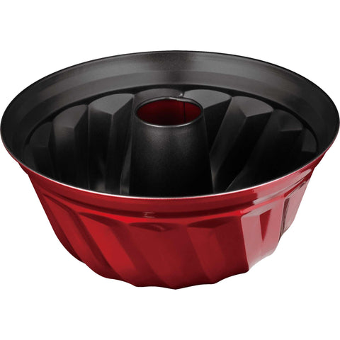 Product image of Bundt pan 25cm. Part of the Metallic Line Burgundy Edition . Features: • Material: carbon steel with titan non-stick coating • Size: 25*10,5 cm • Color: metallic burgundy. (Studio view). Official Berlinger Haus product, boosted by Promintra sl.