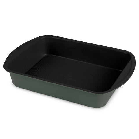 Product image of Oblong roaster 40x28,5cm. Part of the Matte Green Collection . Features: • Material: carbon steel with titanPro non-stick coating • Size: 40*28,5*7 cm • Color: matt green. (Studio view). Official Berlinger Haus product, boosted by Promintra sl.