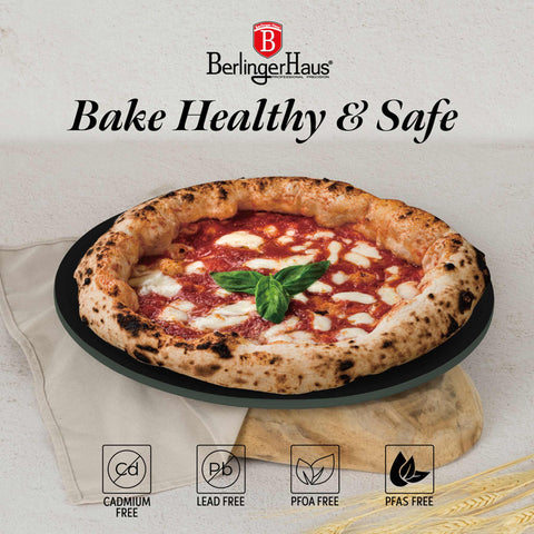 Product image of Pizza pan 32cm. Part of the Matte Green Collection . Features: • Material: carbon steel with titanPro non-stick coating • Size: 32*1,1 cm • Color: matt green. (Studio view). Official Berlinger Haus product, boosted by Promintra sl.