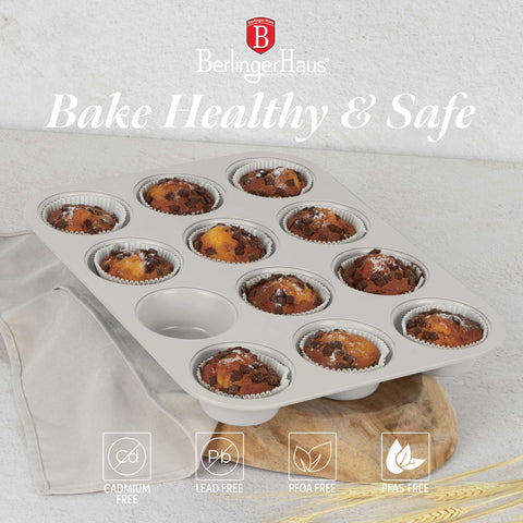 Product image of 12cups muffin pan. Part of the Sahara Collection . Features: • Material: carbon steel with titanPro non-stick coating • Size: 35*26,5*3 cm • Color: matt cream. (Studio view). Official Berlinger Haus product, boosted by Promintra sl.