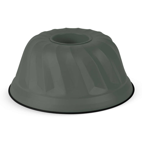 Product image of Bundt pan 25cm. Part of the Matte Green Collection . Features: • Material: carbon steel with titanPro non-stick coating • Size: 25*10,5 cm • Color: matt green. (Studio view). Official Berlinger Haus product, boosted by Promintra sl.