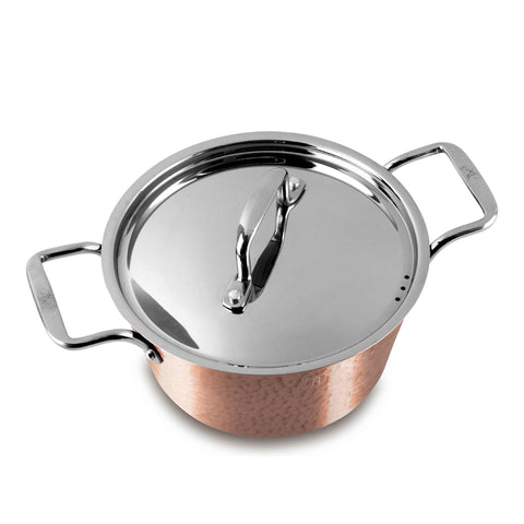 Product image of Casserole with lid 24cm. Part of the Hammered Copper Collection . Features: • Material: forged aluminum with non-stick marble coating • Casserole with lid Ø24*11,8 cm 4,1L • Color: copper REGISTERED DESIGN BY BERLINGER HAUS!. (Studio view). Official Berlinger Haus product, boosted by Promintra sl.