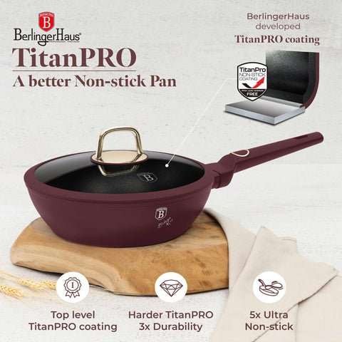 Imagem do produto: Frigideira funda com tampa de 24 cm. Parte da Coleção Leonardo. Características: • Material: alumínio forjado com revestimento antiaderente TitanPro • Frigideira funda com tampa Ø24*6,5 cm 2,3 L • Cor: bordô fosco DESIGN REGISTRADO POR BERL.... (Vista do estúdio). Produto oficial Berlinger Haus, impulsionado por Promintra sl.