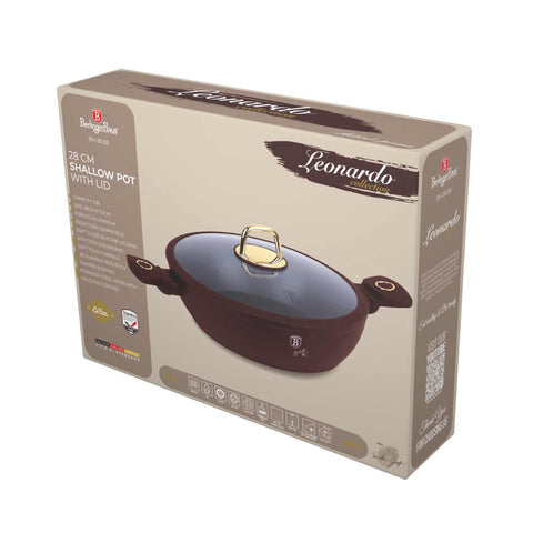 Imagem do produto: Panela rasa com tampa de 28 cm. Parte da Coleção Leonardo. Características: • Material: alumínio forjado com revestimento antiaderente TitanPro • Panela rasa com tampa Ø28*7,5 cm 3,8 L • Cor: bordô fosco DESIGN REGISTRADO POR BERL.... (Vista do estúdio). Produto oficial Berlinger Haus, impulsionado por Promintra sl.