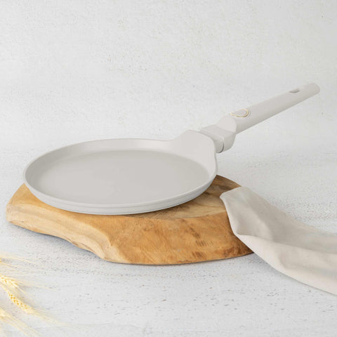 Product image of Pancake pan 25cm. Part of the Sahara Collection . Features: • Material: forged aluminum with non-stick titanPro coating • Pancake pan Ø25*1,5 cm • Color: matt cream REGISTERED DESIGN BY BERLINGER HAUS!. (Studio view). Official Berlinger Haus product, boosted by Promintra sl.