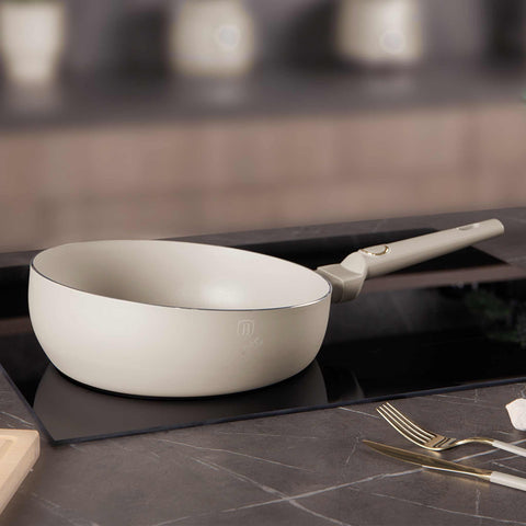 Product image of Flip frypan 26cm. Part of the Sahara Collection . Features: • Material: stamp aluminum with non-stick titanPro coating • Flip frypan Ø26 cm 2,8L • Color: matt cream REGISTERED DESIGN BY BERLINGER HAUS!. (Studio view). Official Berlinger Haus product, boosted by Promintra sl.