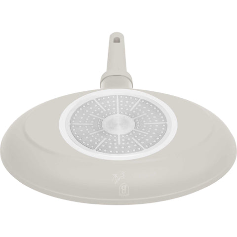 Product image of Fish pan 35x25cm. Part of the Sahara Collection . Features: • Material: forged aluminum with non-stick titanPro coating • Fish pan Ø35*25*4,5 cm • Color: matt cream REGISTERED DESIGN BY BERLINGER HAUS!. (Studio view). Official Berlinger Haus product, boosted by Promintra sl.
