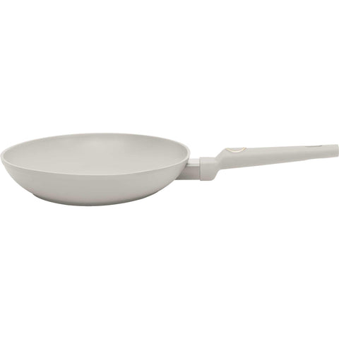 Product image of Fish pan 35x25cm. Part of the Sahara Collection . Features: • Material: forged aluminum with non-stick titanPro coating • Fish pan Ø35*25*4,5 cm • Color: matt cream REGISTERED DESIGN BY BERLINGER HAUS!. (Studio view). Official Berlinger Haus product, boosted by Promintra sl.