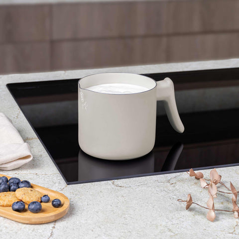 Olla De Leche 1,2L, Imagen lifestyle