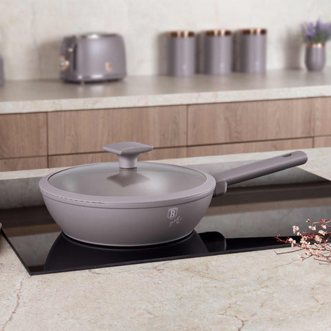 Sartén Honda Con Tapa 24Cm, Imagen lifestyle