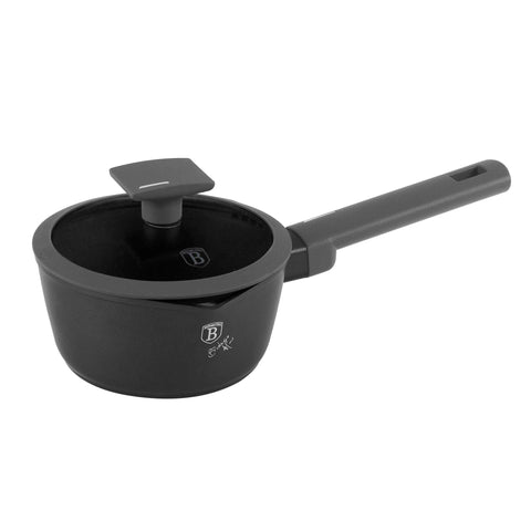Imatge del producte de Salze pa amb tapa de 16 cm. Forma part de la col·lecció Antracita. Característiques: • Material: alumini forjat amb recobriment antiadherent TitanPro • Salze pa Ø16*7 cm 1,2L • Color: antracita mat DISSENY REGISTRAT DE BERLINGER HAUS!. (Vista de l'estudi). Producte oficial de Berlinger, impulsat per Promintra sl.