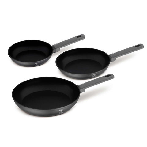 Product image of 3pcs frypan set. Part of the Anthracite Collection . Features: • Material: forged aluminum with non-stick titanPro coating • Include: • Frypan Ø20*4,5 cm 1,0L • Frypan Ø24*4,8 cm 1,7L • Frypan Ø28*5,2 cm 2,4L •.... (Studio view). Official Berlinger Haus product, boosted by Promintra sl.