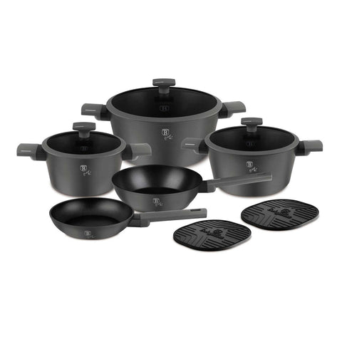 Product image of 10pcs cookware set. Part of the Anthracite Collection . Features: • Material: forged aluminum with non-stick titanPro coating • Include: • Frypan Ø20*4,5 cm 1,0L • Deep frypan Ø24*6,5 cm 2,3L • Casserole with (str.... (Studio view). Official Berlinger Haus product, boosted by Promintra sl.