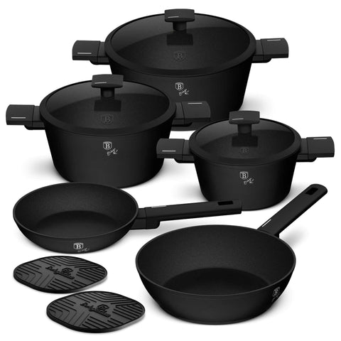 Product image of 10pcs cookware set. Part of the Matte Black Collection . Features: • Material: forged aluminum with non-stick titanPro coating • Include: • Frypan Ø20*4,5 cm 1,0L • Deep frypan Ø24*6,5 cm 2,3L • Casserole with (str.... (Studio view). Official Berlinger Haus product, boosted by Promintra sl.
