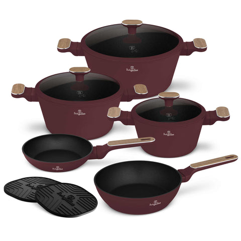 Product image of 10pcs cookware set. Part of the Leonardo Nordic Collection . Features: • Material: forged aluminum with non-stick titanPro coating • Include: • Frypan Ø20*4,5 cm 1,0L • Deep frypan Ø24*6,5 cm 2,3L • Casserole with (str.... (Studio view). Official Berlinger Haus product, boosted by Promintra sl.