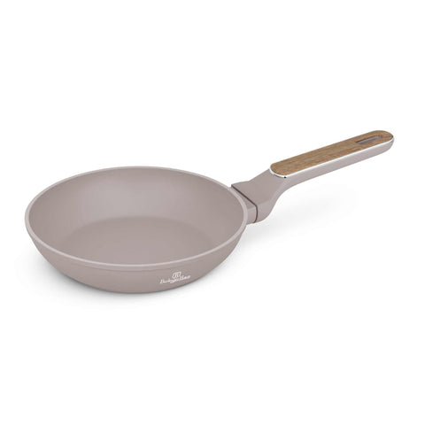 Product image of Frypan 20cm. Part of the Taupe Nordic Collection . Features: • Material: forged aluminum with non-stick titanPro coating • Frypan Ø20*4,5 cm 1,0L • Color: matt taupe, wooden REGISTERED DESIGN BY BERLINGER HAUS!. (Studio view). Official Berlinger Haus product, boosted by Promintra sl.