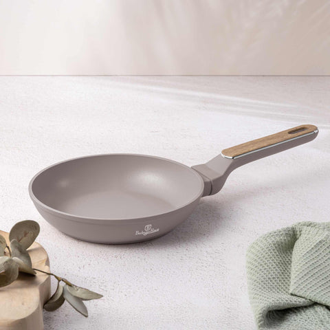 Product image of Frypan 20cm. Part of the Taupe Nordic Collection . Features: • Material: forged aluminum with non-stick titanPro coating • Frypan Ø20*4,5 cm 1,0L • Color: matt taupe, wooden REGISTERED DESIGN BY BERLINGER HAUS!. (Studio view). Official Berlinger Haus product, boosted by Promintra sl.