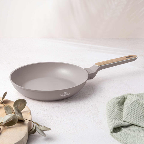 Product image of Frypan 24cm. Part of the Taupe Nordic Collection . Features: • Material: forged aluminum with non-stick titanPro coating • Frypan Ø24*4,8 cm 1,7L • Color: matt taupe, wooden REGISTERED DESIGN BY BERLINGER HAUS!. (Studio view). Official Berlinger Haus product, boosted by Promintra sl.