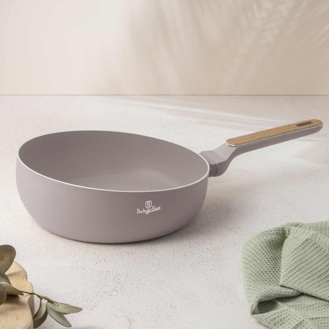 Product image of Flip frypan 26cm. Part of the Taupe Nordic Collection . Features: • Material: stamp aluminum with non-stick titanPro coating • Flip frypan Ø26 cm 2,8L • Color: matt taupe, wooden REGISTERED DESIGN BY BERLINGER HAUS!. (Studio view). Official Berlinger Haus product, boosted by Promintra sl.