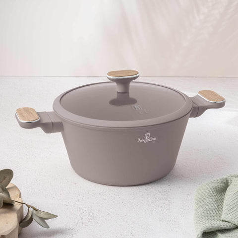 Product image of Casserole with lid 24cm. Part of the Taupe Nordic Collection . Features: • Material: forged aluminum with non-stick titanPro coating • Casserole with lid Ø24*12,5 cm 4,3L • Color: matt taupe, wooden REGISTERED DESIGN BY .... (Studio view). Official Berlinger Haus product, boosted by Promintra sl.
