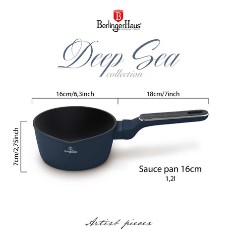 Imatge del producte de Salze pa 16cm. Part de la col·lecció Deep Sea. Característiques: • Material: alumini forjat amb recobriment antiadherent TitanPro • Salze pa Ø16*7,5 cm 1,2L • Color: blau mat, gris fusta DISSENY REGISTRAT DE BERLIN.... (Vista de l'estudi). Producte oficial de Berlinger, impulsat per Promintra sl.