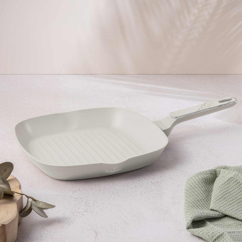 Product image of Grill pan 28cm. Part of the Sahara Marble Collection . Features: • Material: forged aluminum with non-stick titanPro coating • Grill pan Ø28*4,1 cm 2,1L • Color: matt cream, marble REGISTERED DESIGN BY BERLINGER .... (Conceptual view). Official Berlinger Haus product, boosted by Promintra sl.