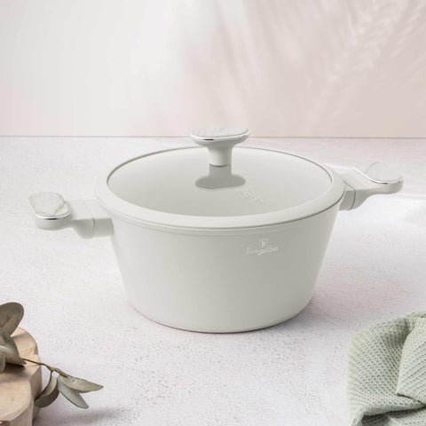 Product image of Casserole with lid 24cm. Part of the Sahara Marble Collection . Features: • Material: forged aluminum with non-stick titanPro coating • Casserole with lid Ø24*12,5 cm 4,3L • Color: matt cream, marble REGISTERED DESIGN BY .... (Studio view). Official Berlinger Haus product, boosted by Promintra sl.