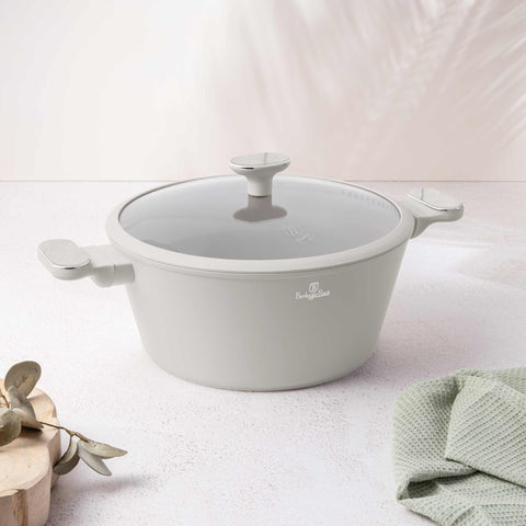 Product image of Casserole with lid 28cm. Part of the Sahara Marble Collection . Features: • Material: forged aluminum with non-stick titanPro coating • Casserole with lid Ø28*13 cm 6,3L • Color: matt cream, marble REGISTERED DESIGN BY BE.... (Studio view). Official Berlinger Haus product, boosted by Promintra sl.